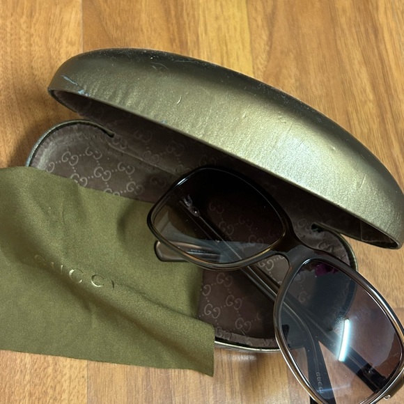Authentic Gucci Sunglasses with Case - Picture 7 of 14